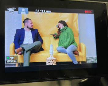 Photography of Juan Miguel Navarro and the interviewer of the El Nido de Cucú podcast